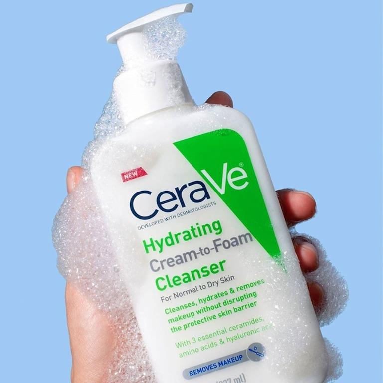 Moisturizing foaming cream